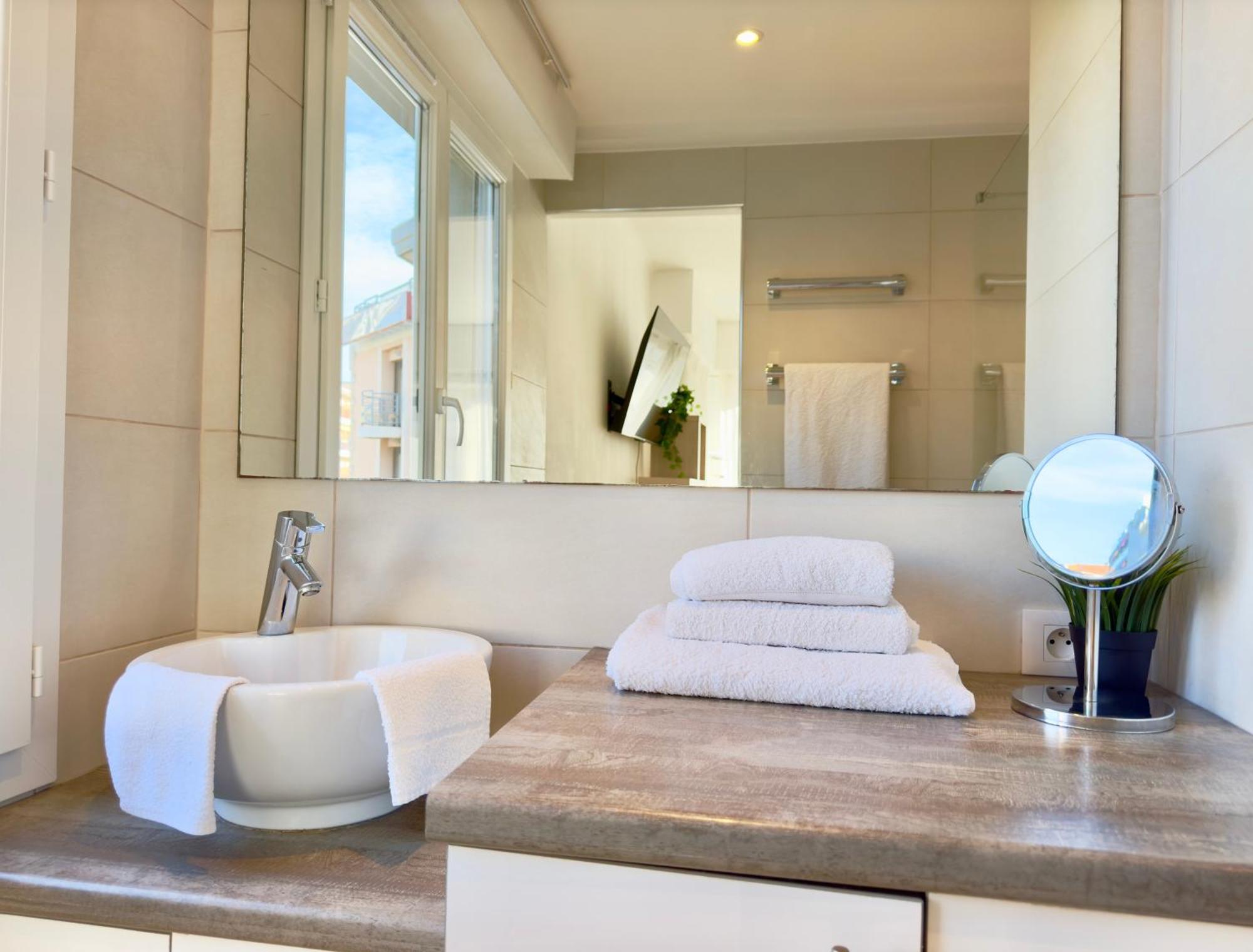 Superbe Appartement Avec Terrasse 1Mn Des Plages De La Croisette Cannes Dış mekan fotoğraf